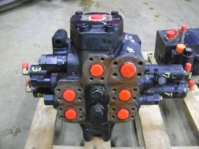 Hydraulic distributor for Fiat Hitachi W 270 Photo 2