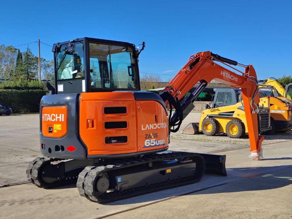 Hitachi ZX 65USB-6 CLR Photo 5