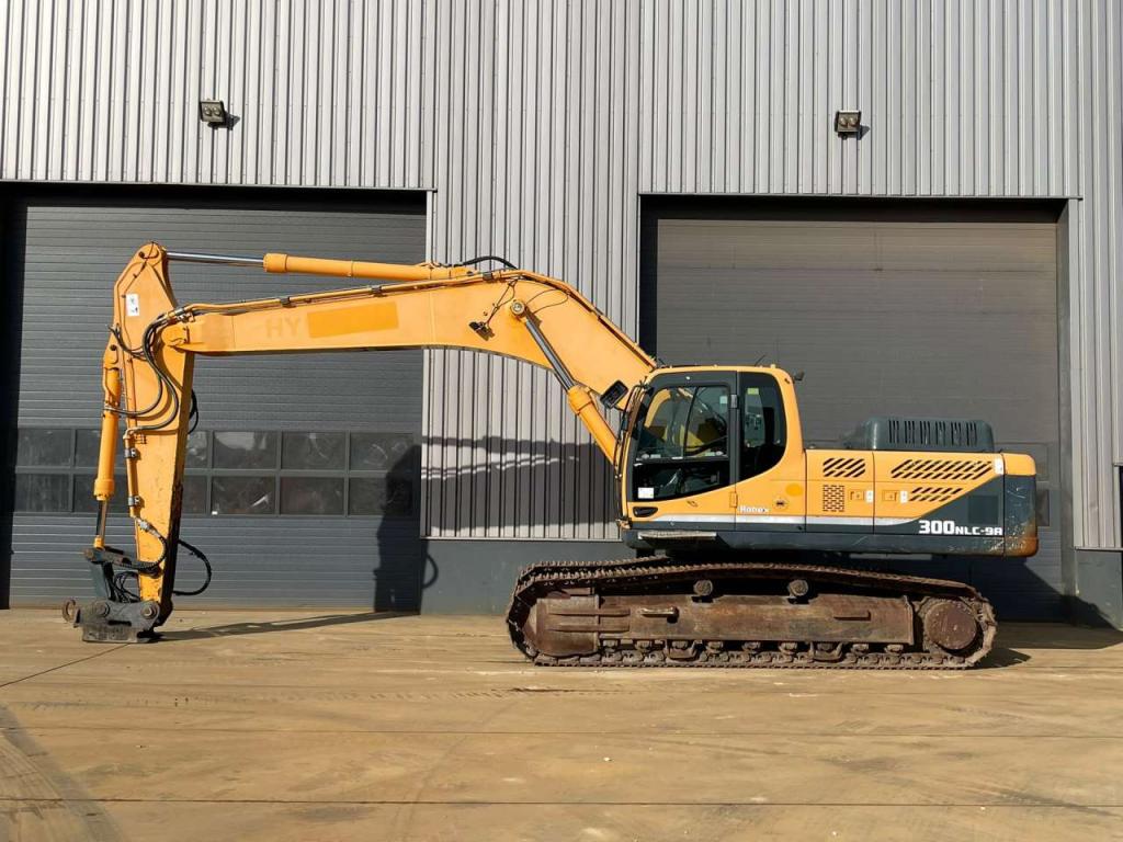 Hyundai Robex 300NLC-9A Photo 1