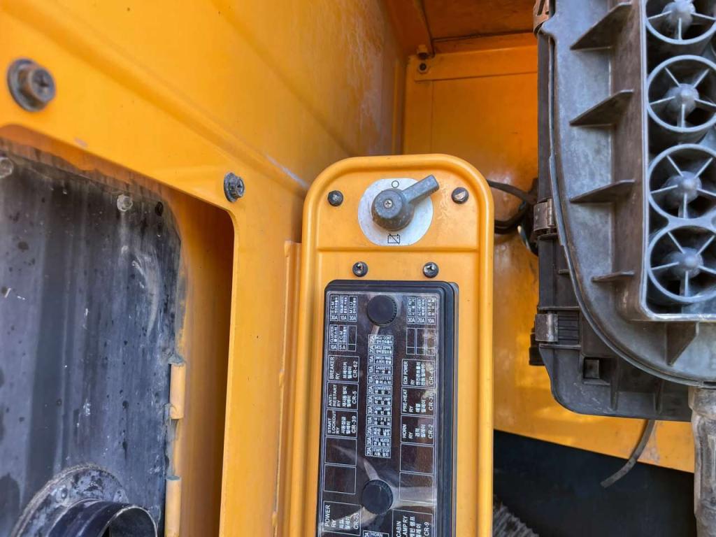 Hyundai Robex 300NLC-9A Photo 28