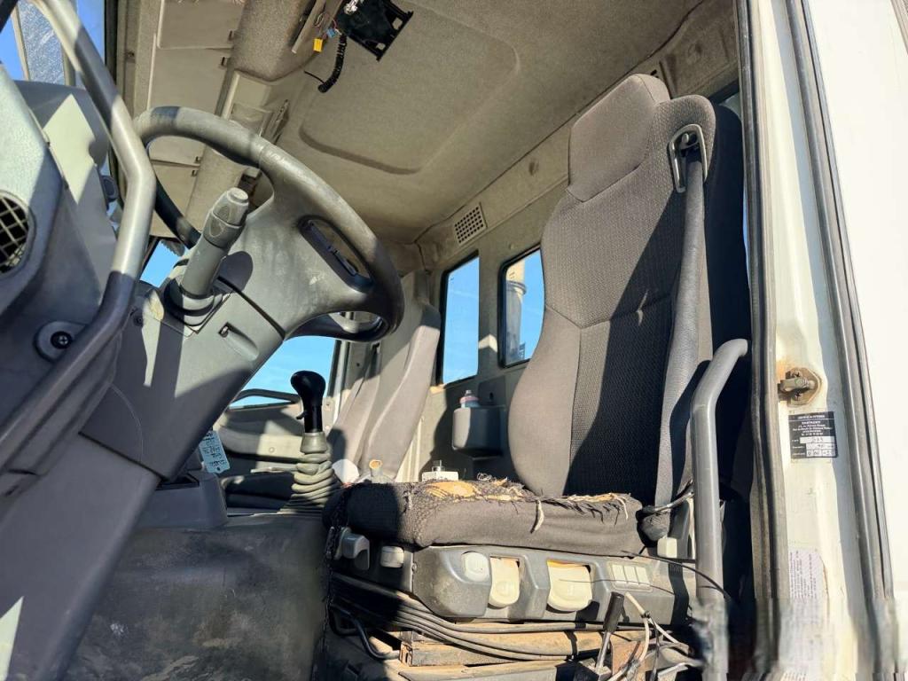 Iveco TRAKKER 350 (AD260T35) Photo 2