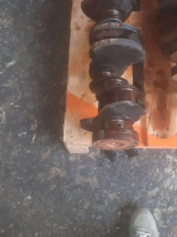4723684 Crankshaft for Fiat Allis FL10C Photo 1
