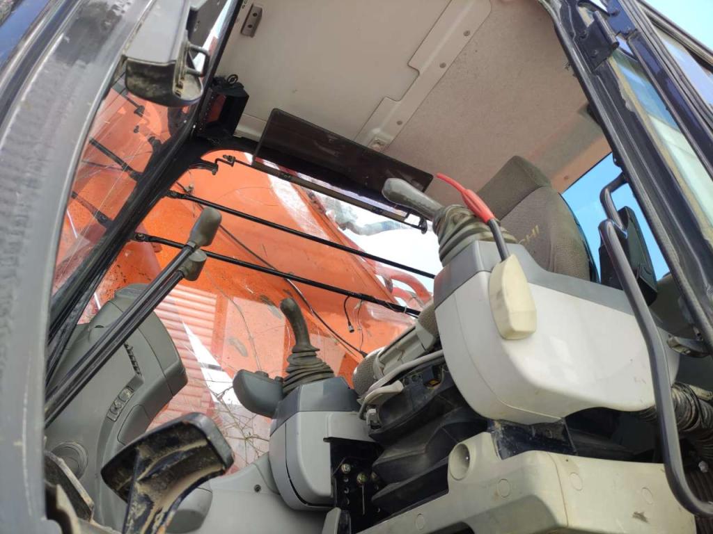 Hitachi ZX520LCH-5B Photo 5