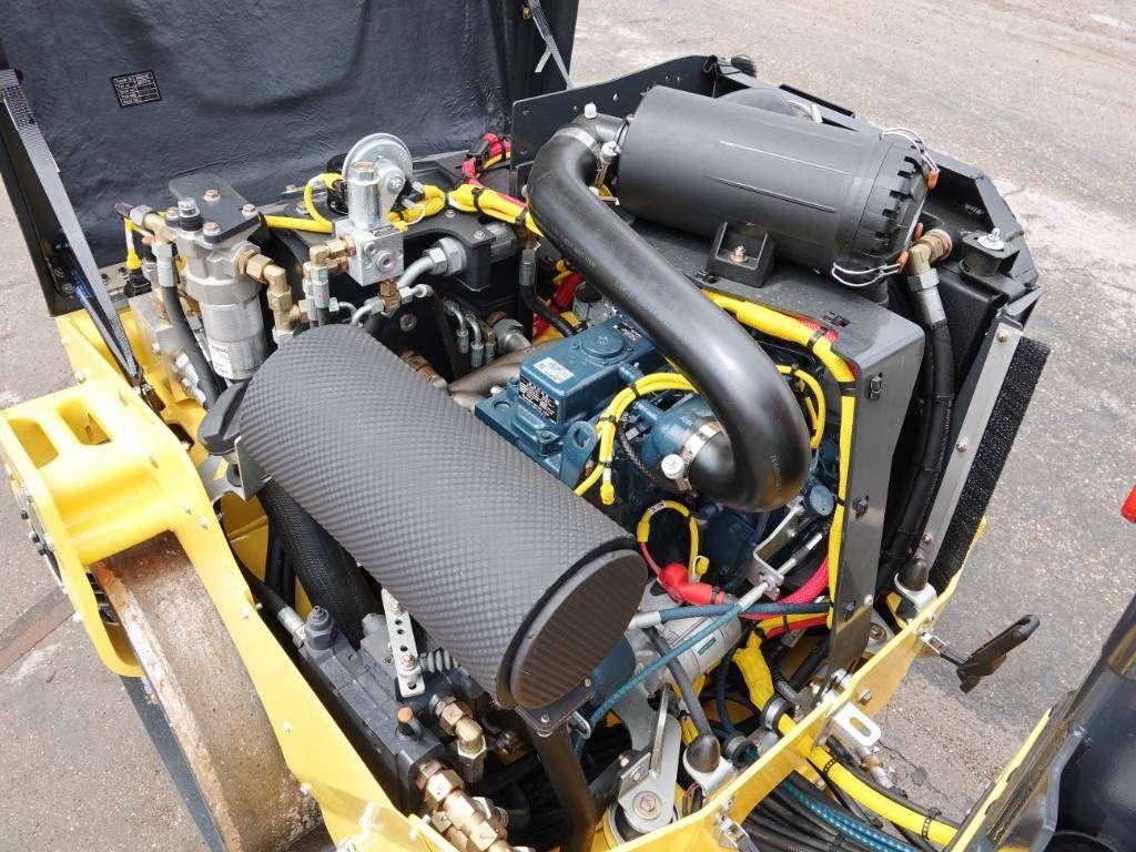 Bomag BW120AD-5 - 200 Hours! Kubota Engine Photo 16