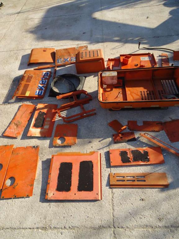 Hood and body panel for Fiat Hitachi EX 215 Photo 3