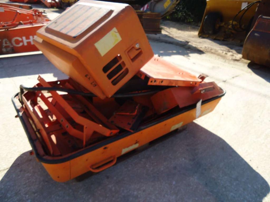 Hood and body panel for Fiat Hitachi EX 215 Photo 7