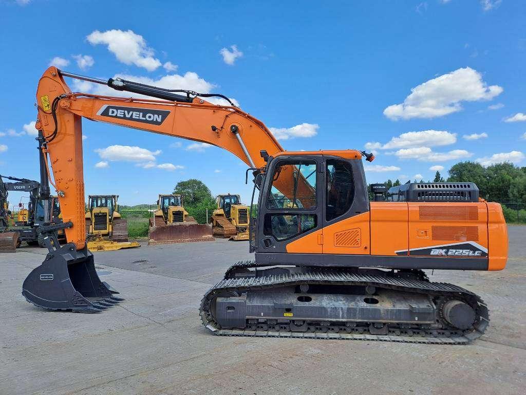 Develon DX225LC-7M (UNUSED - Multiple Units Available) Photo 2