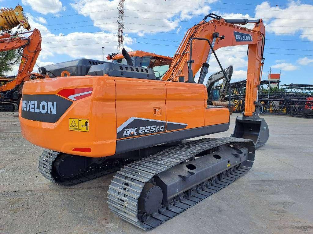 Develon DX225LC-7M (UNUSED - Multiple Units Available) Photo 5