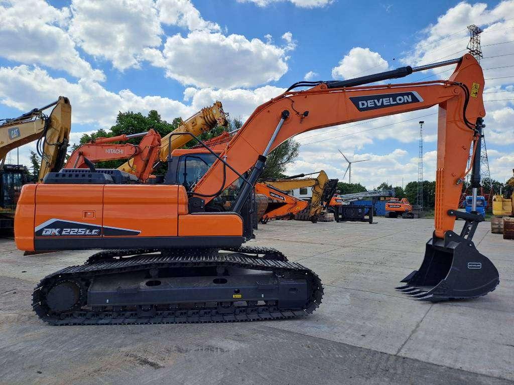 Develon DX225LC-7M (UNUSED - Multiple Units Available) Photo 6