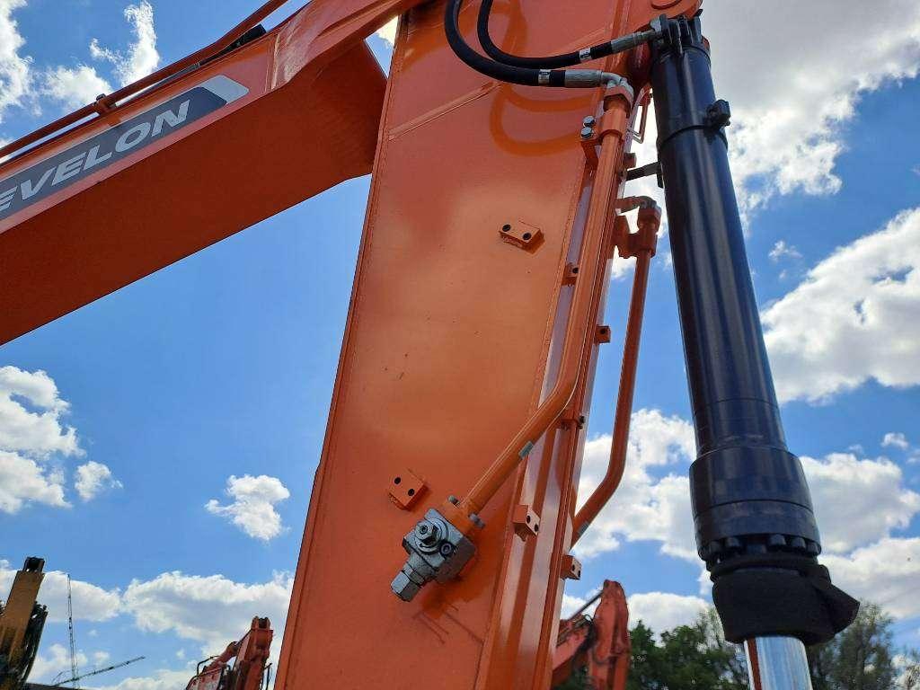 Develon DX225LC-7M (UNUSED - Multiple Units Available) Photo 9