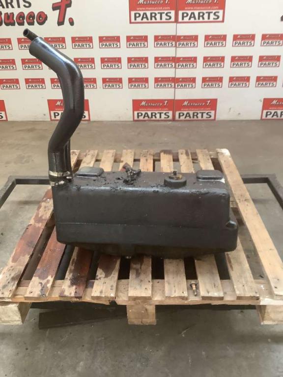 SERBATOIO CARBURANTE PER BOBCAT 753 Tank Photo 1