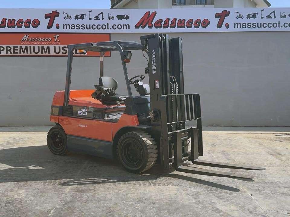Toyota 7FBMF50 Photo 16