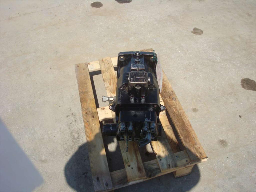Translation motor for Fiat Hitachi 150W3 Photo 6