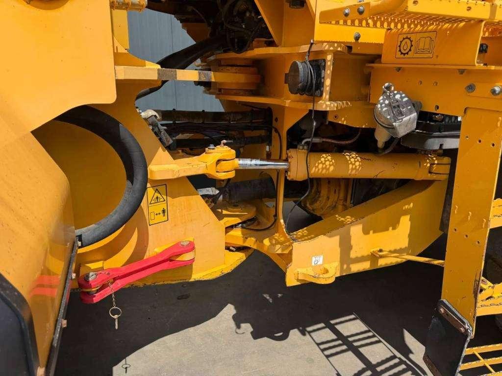 Volvo L180F Photo 20