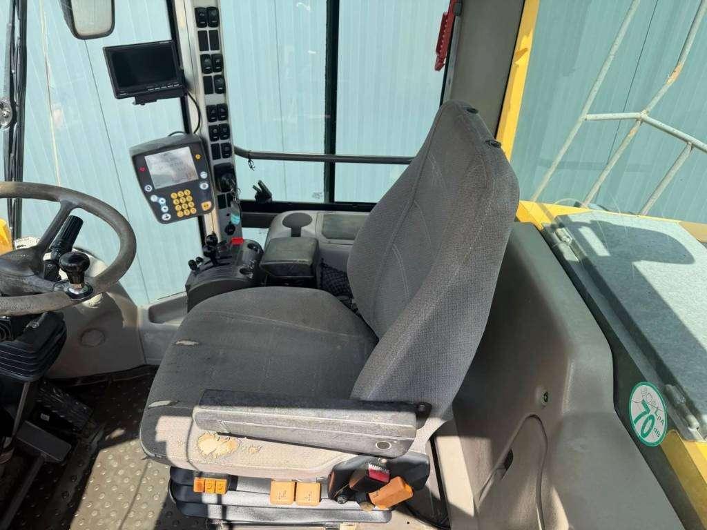 Volvo L180F Photo 30