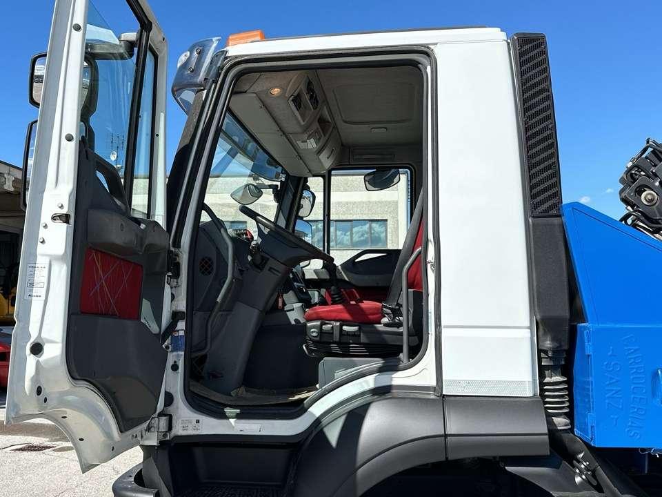 Iveco Trakker 410 6x4 Photo 12