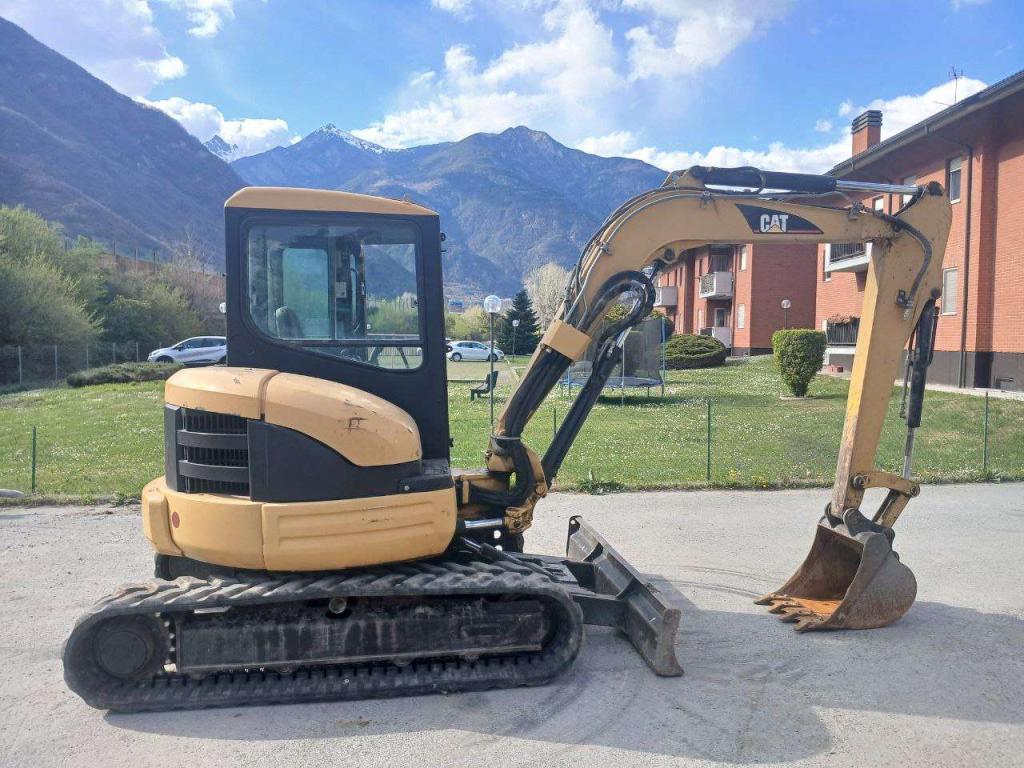 Caterpillar 304 Photo 1