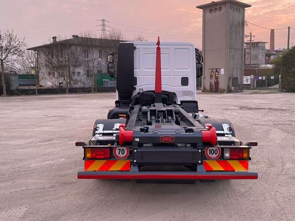 Iveco Hook lifts truck Photo 16
