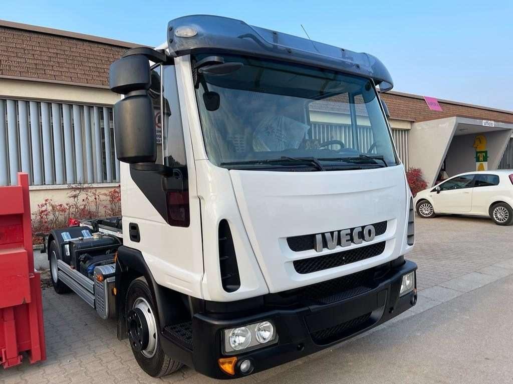 Iveco Hook lifts truck Photo 2