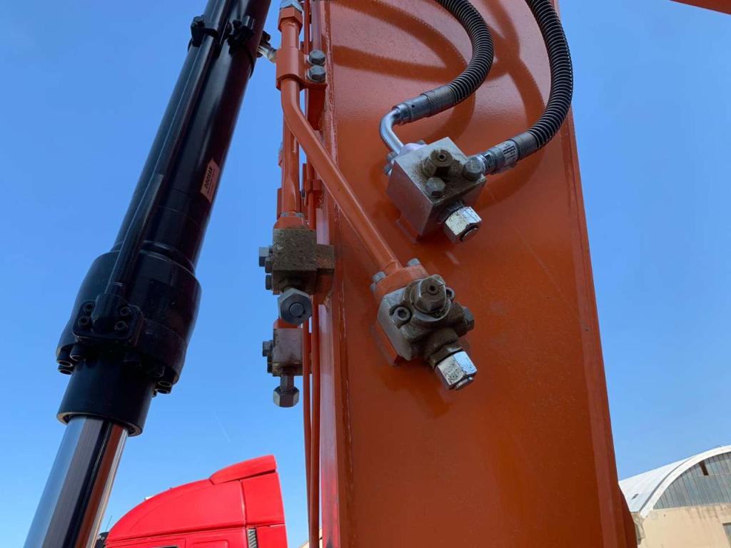 Develon DX140 LCR Photo 3
