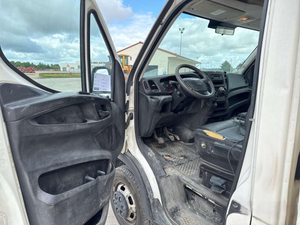 Iveco DAILY 35-120 Photo 11