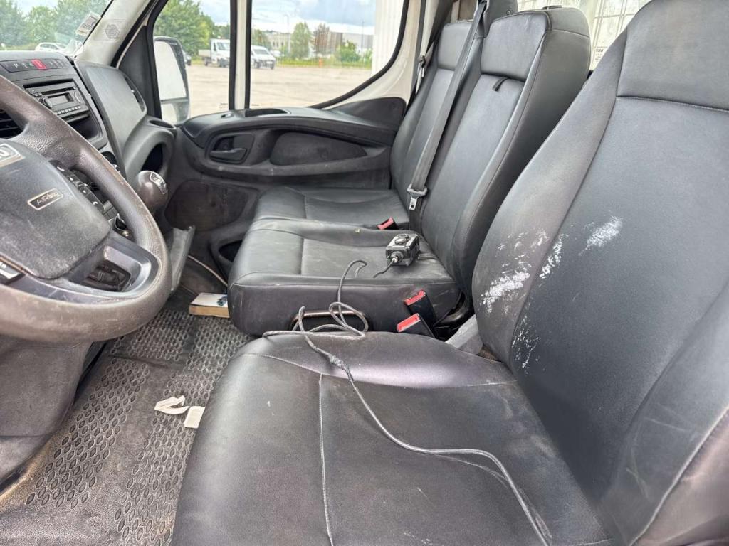 Iveco DAILY 35-120 Photo 16