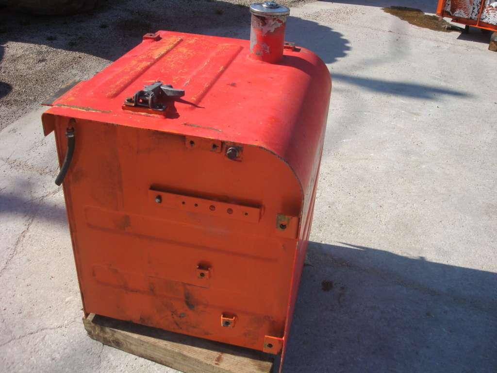 Diesel tank for Fiat Hitachi 150W3 Photo 3