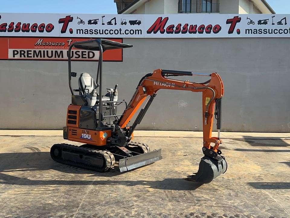 Hitachi ZX19U-5A YR Photo 19