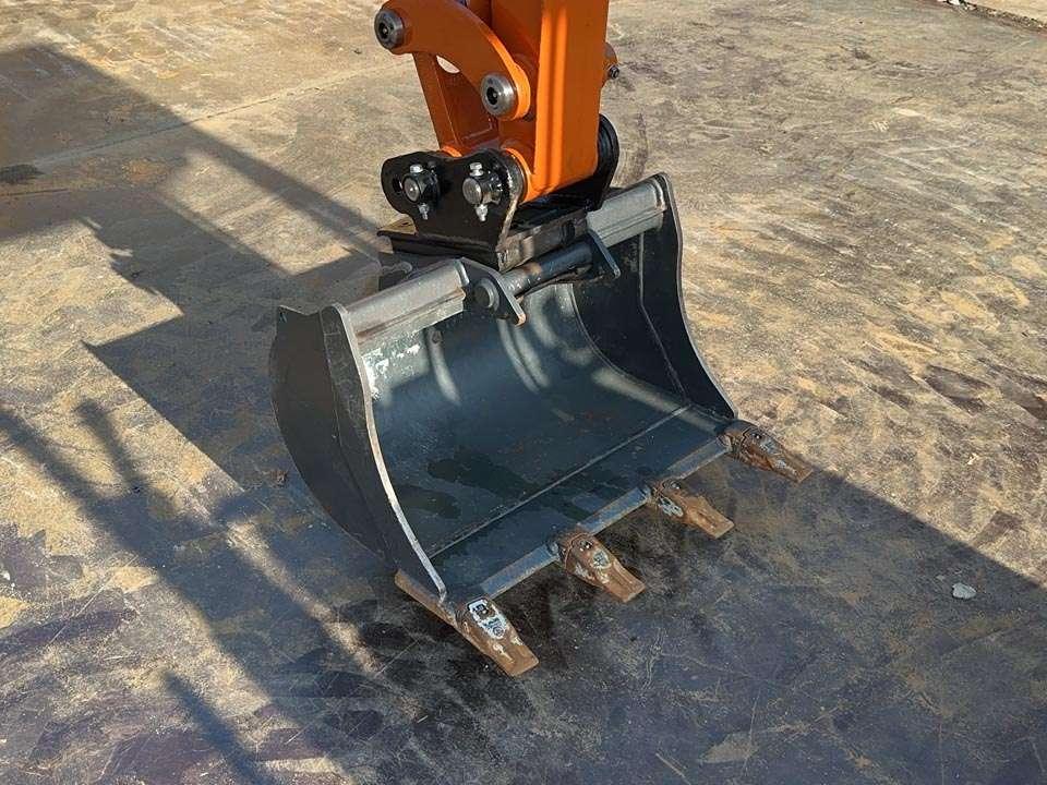 Hitachi ZX19U-5A YR Photo 9