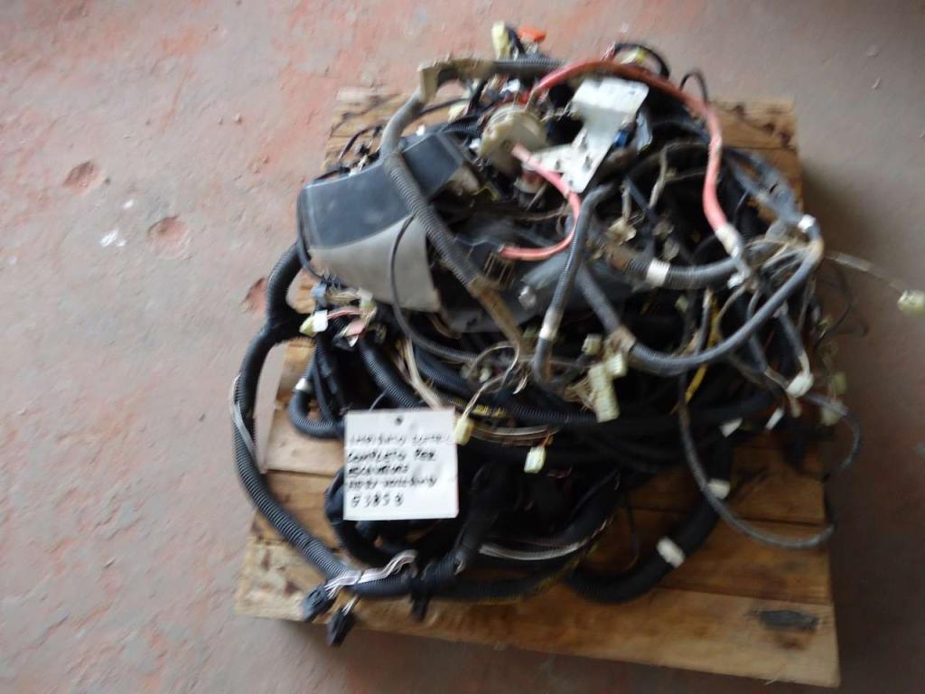 Complete electrical system for New Holland E385B Photo 3