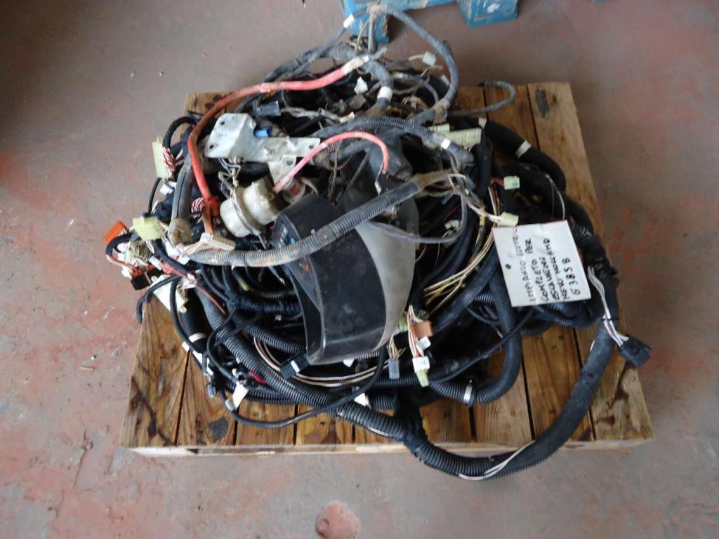 Complete electrical system for New Holland E385B Photo 4