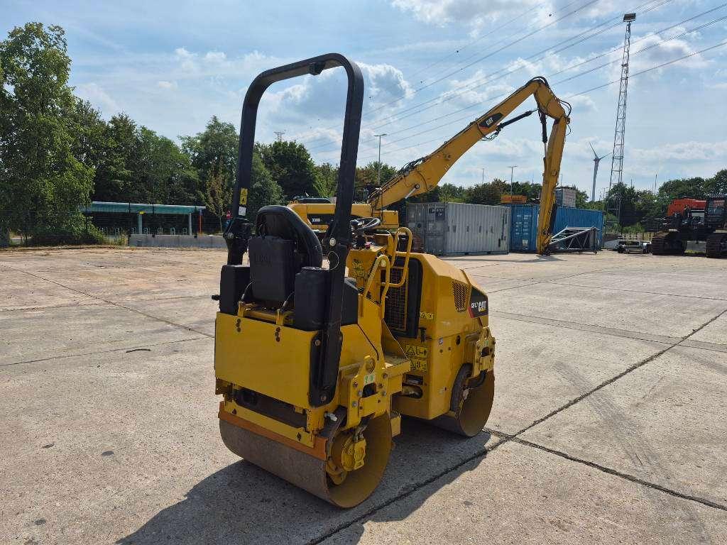 Caterpillar CB 1.7 Photo 7