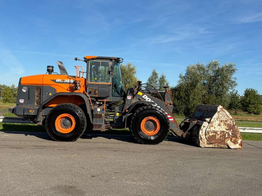 Doosan DL380-7 Photo 6