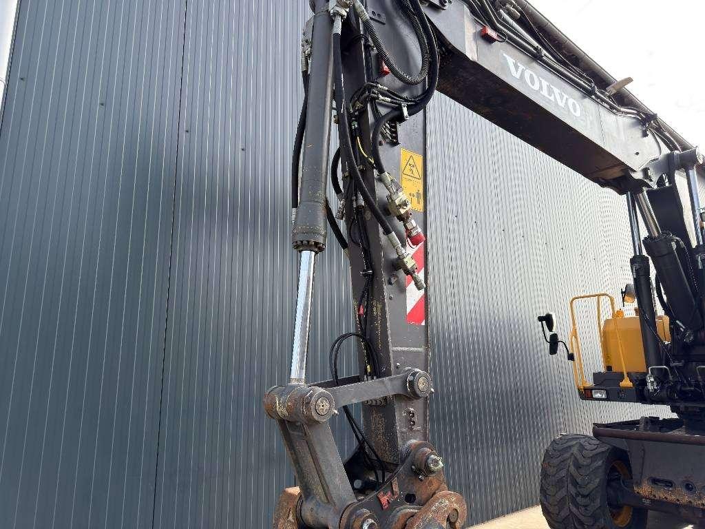Volvo EW180E Photo 13