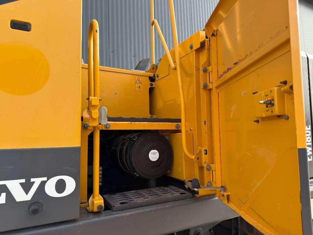 Volvo EW180E Photo 16