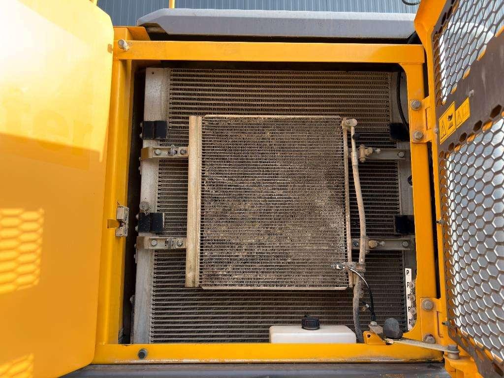 Volvo EW180E Photo 17