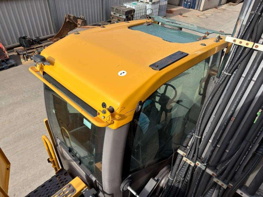 Volvo EW180E Photo 21