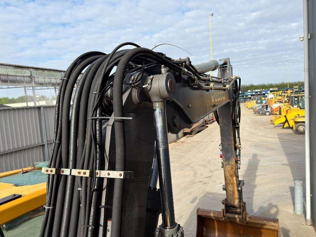 Volvo EW180E Photo 23