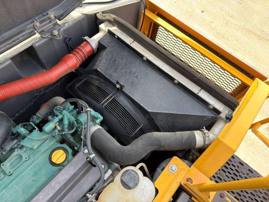 Volvo EW180E Photo 26