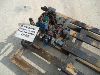 Hydraulic distributor for Hitachi LX170 sold by OLM 90 Srl