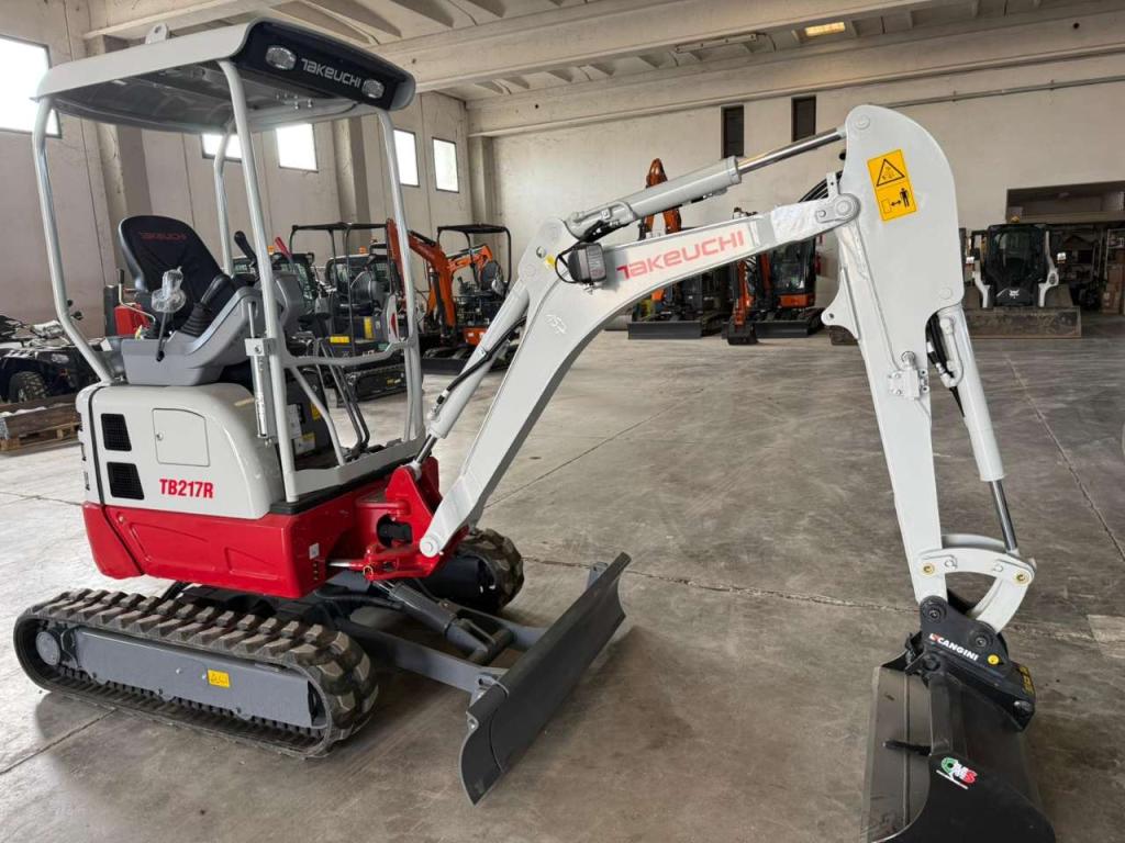 Takeuchi TB217-R Photo 5