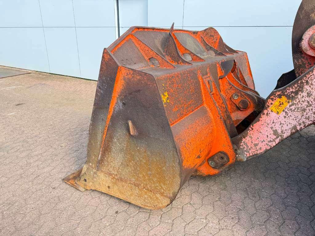 Hitachi ZW250-6 - Automatic Greasing / Weight System Photo 14