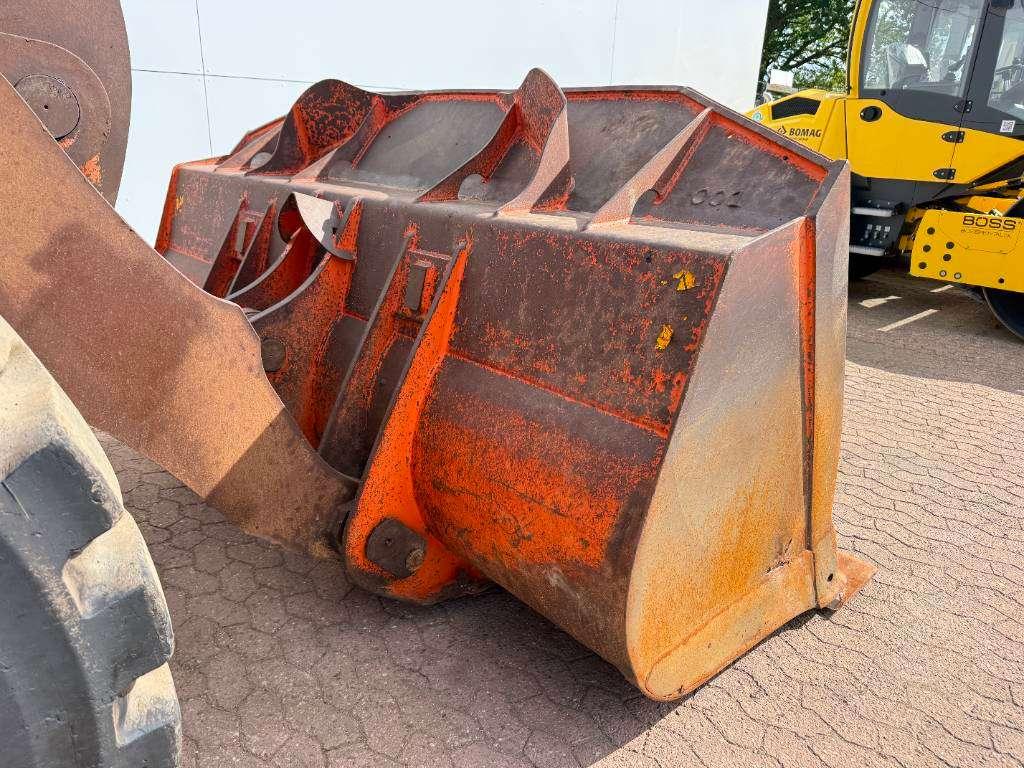 Hitachi ZW250-6 - Automatic Greasing / Weight System Photo 15