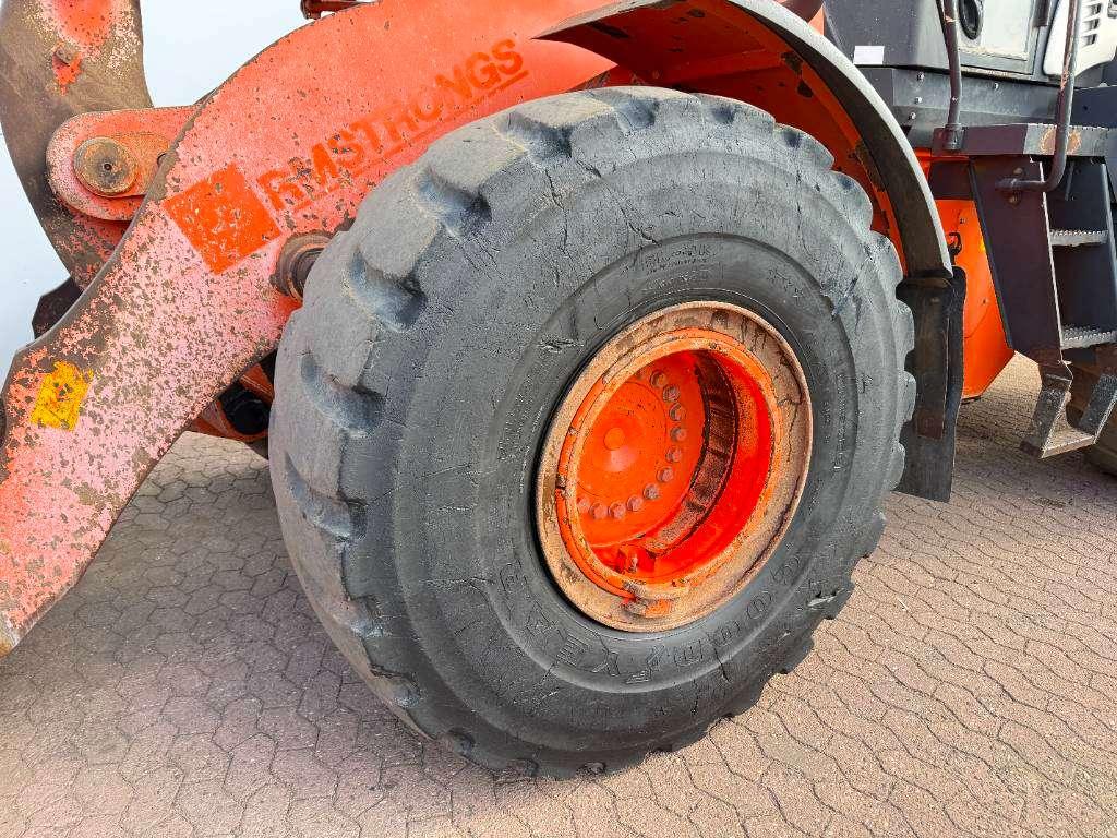Hitachi ZW250-6 - Automatic Greasing / Weight System Photo 19