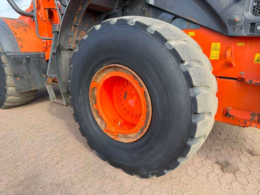 Hitachi ZW250-6 - Automatic Greasing / Weight System Photo 20