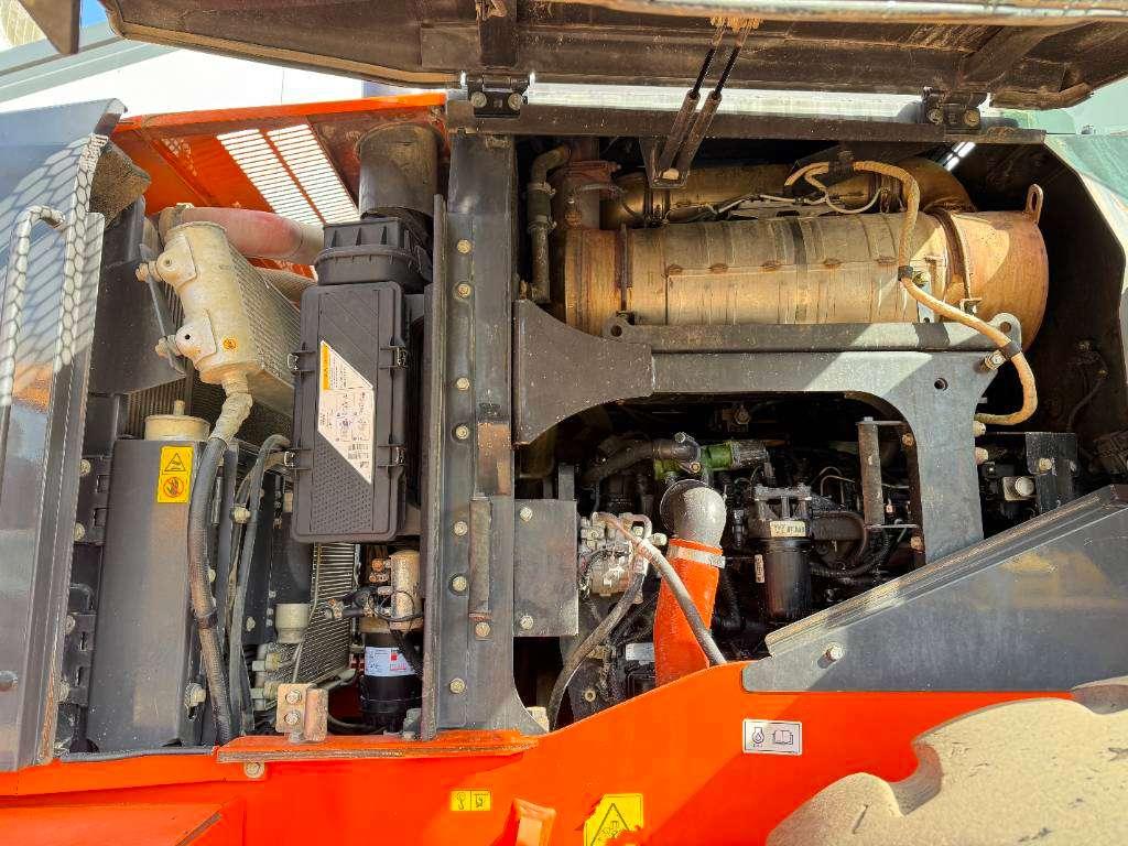 Hitachi ZW250-6 - Automatic Greasing / Weight System Photo 25