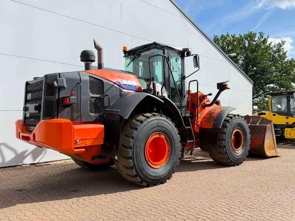 Hitachi ZW250-6 - Automatic Greasing / Weight System Photo 5