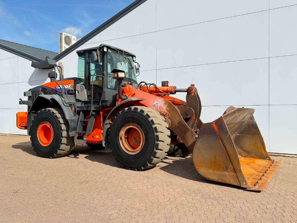 Hitachi ZW250-6 - Automatic Greasing / Weight System Photo 7