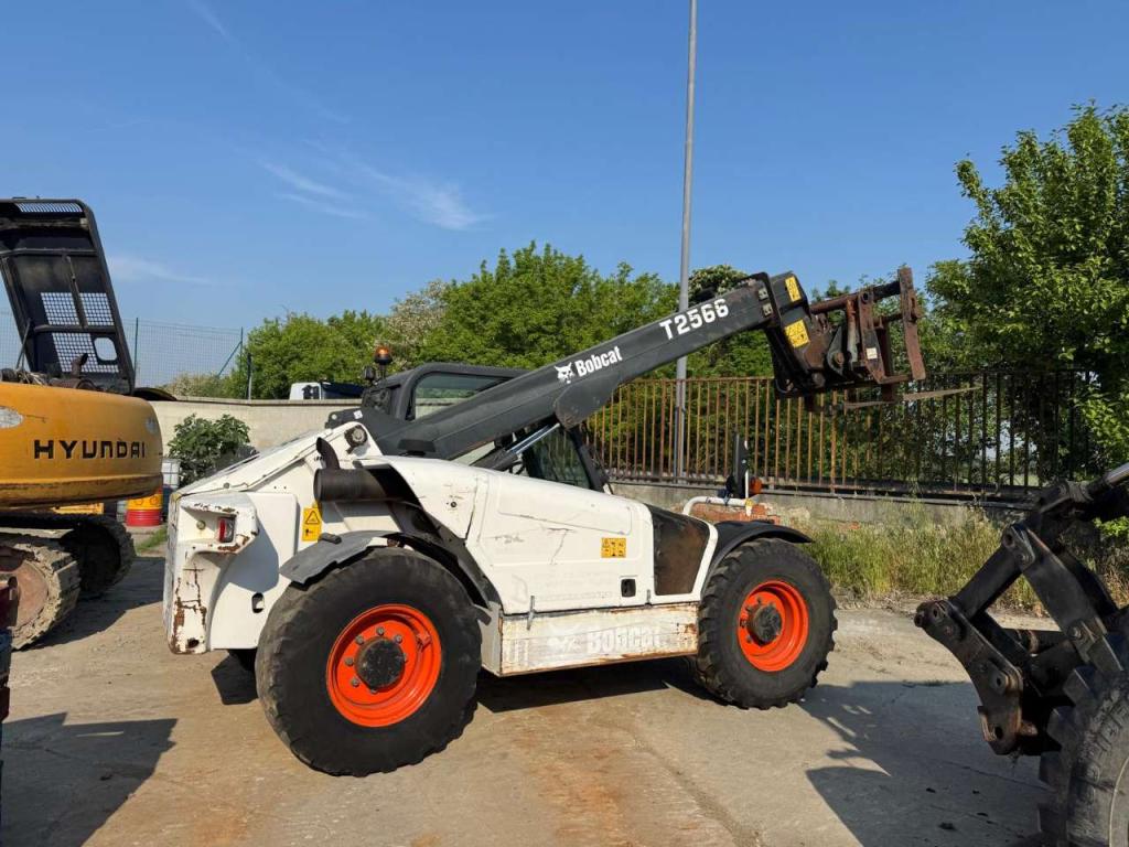 Bobcat T2566 Photo 1