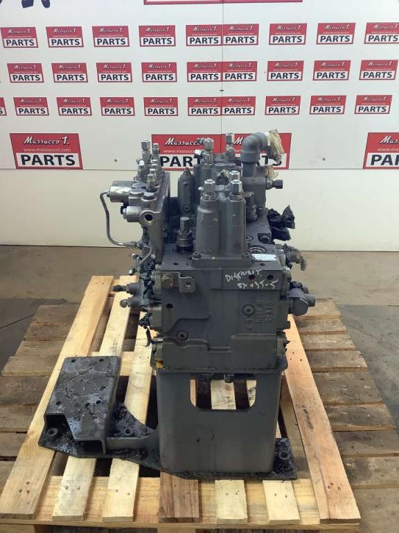 Hydraulic distributor for Hitachi ZX135-5 Photo 1